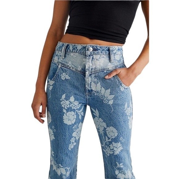 Free People Naomi Printed Flare High Rise Jeans - Picture 3 of 9